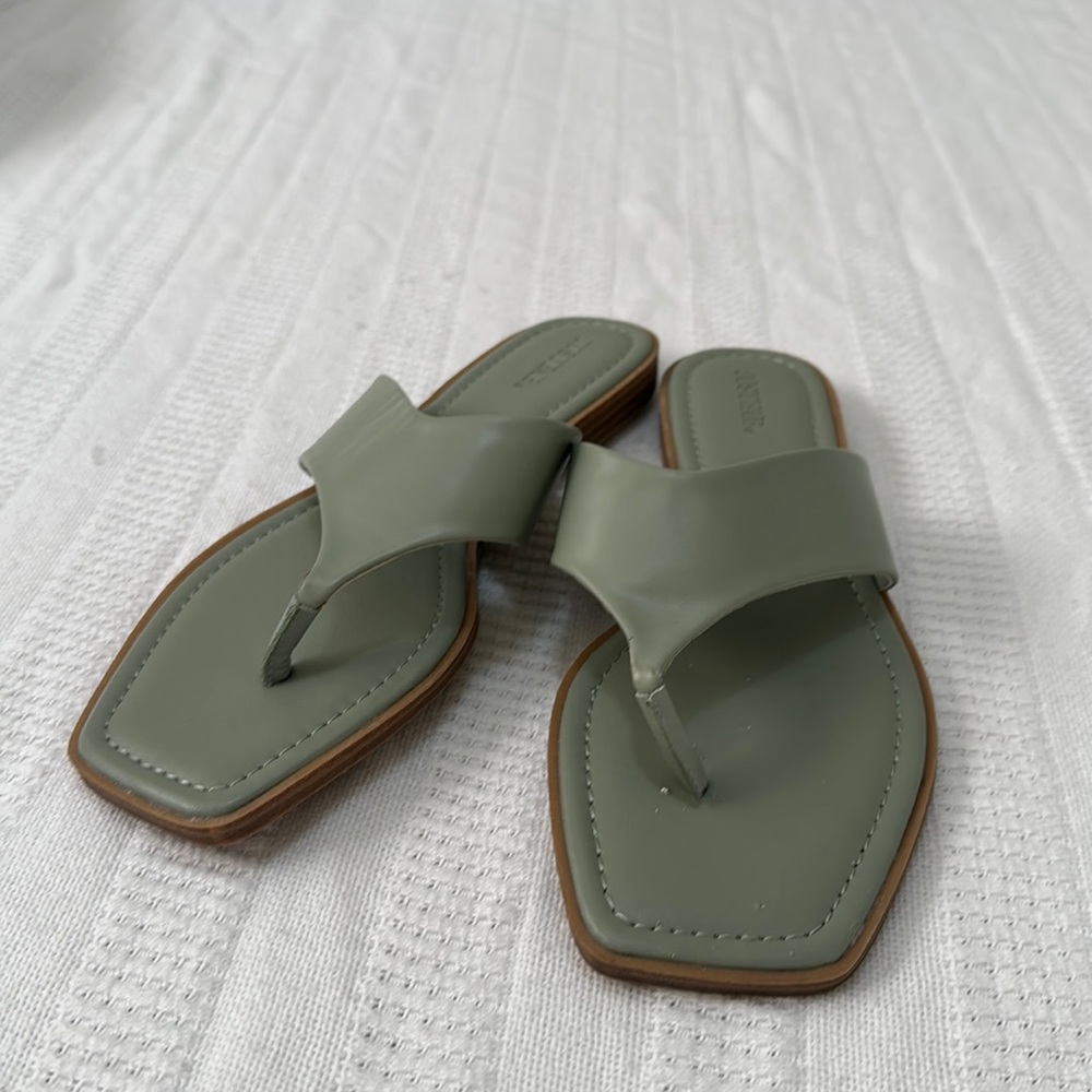 Just fab flip flops